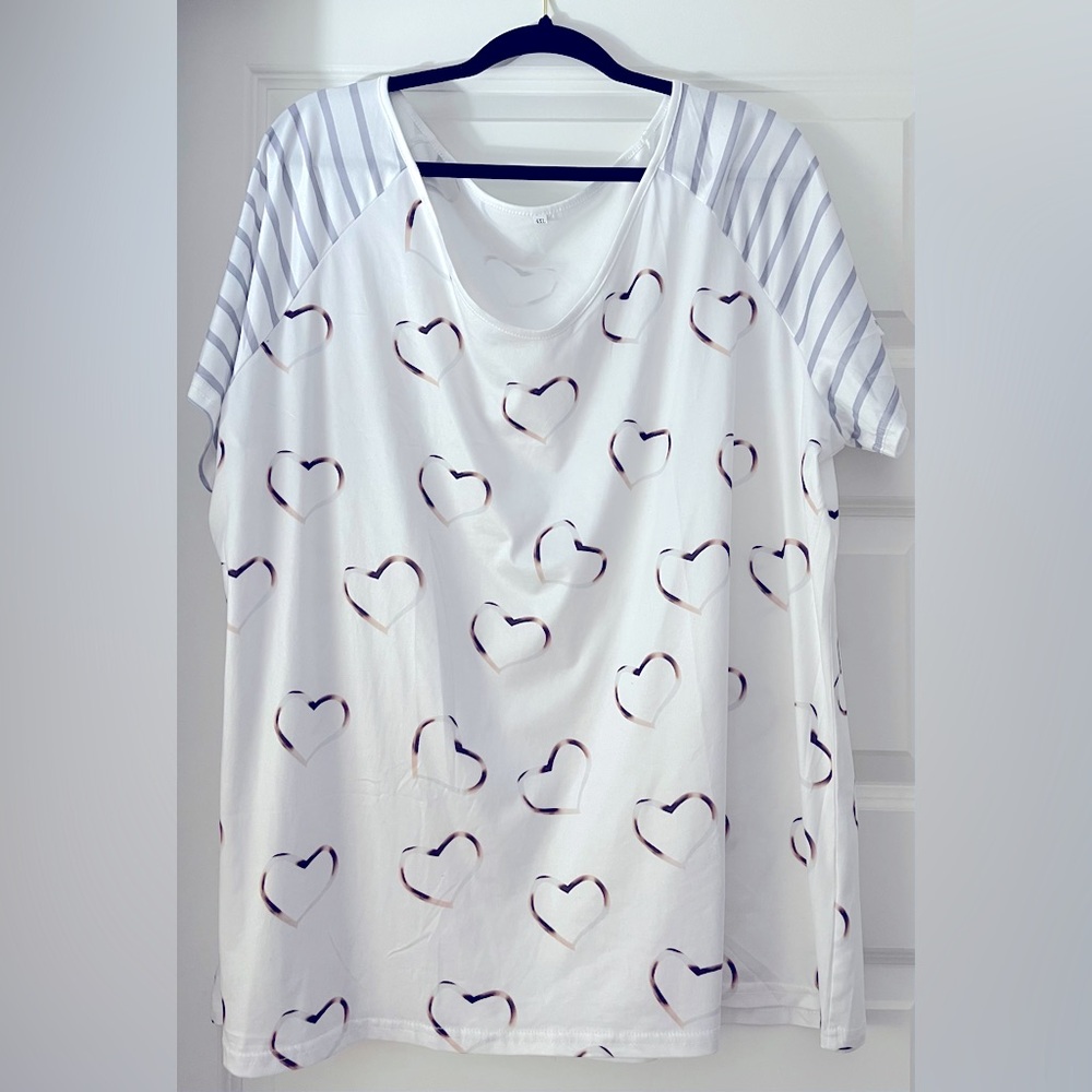 Plus Size 4XL Classic Crew Neck Short Sleeve Breathable Polyester Top w/ Hearts